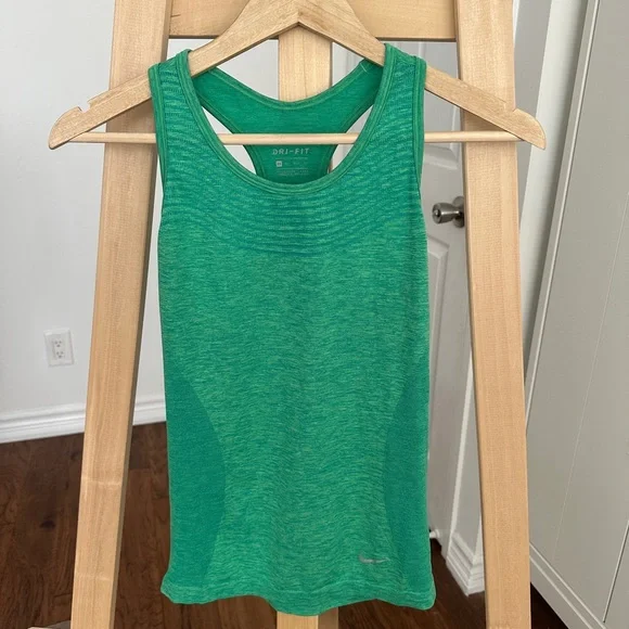 Nike Dir-Fit racerback tank top - Picture 3 of 6